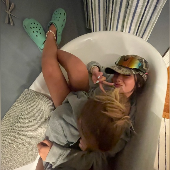 Meet your Posher, Carolina - Picture 1 of 1